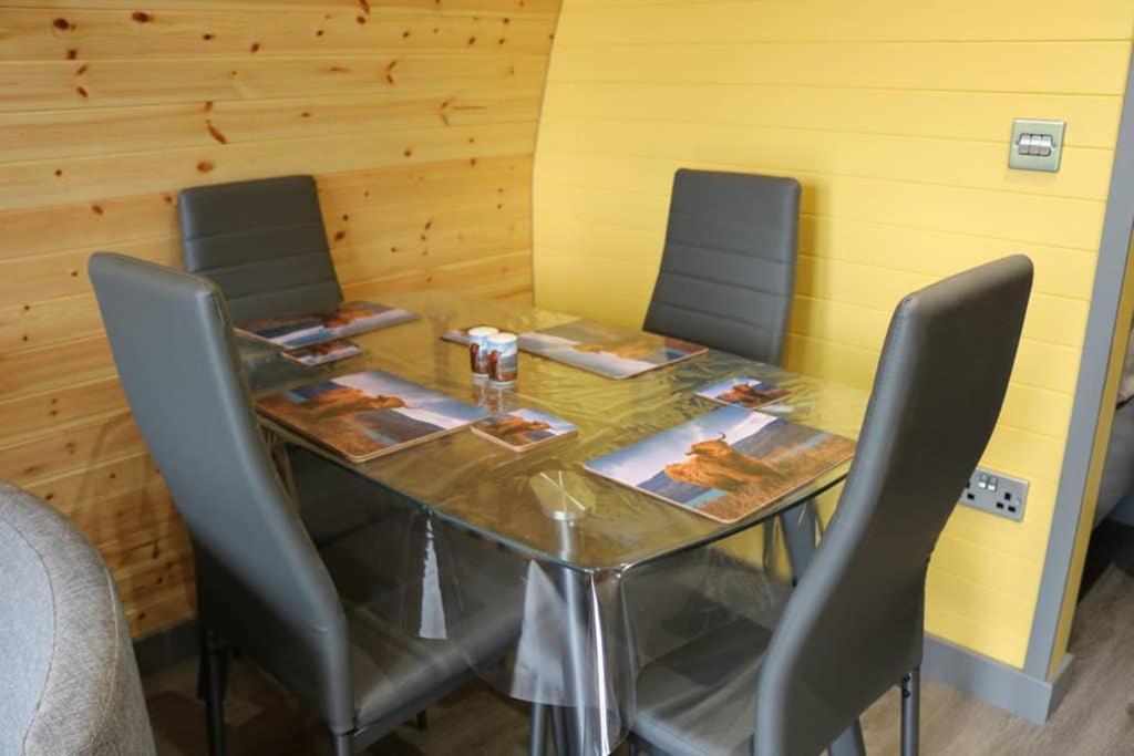 Willa Glampods Glamping Pod - Meet Highland Cows And Sheep Elgin Zewnętrze zdjęcie
