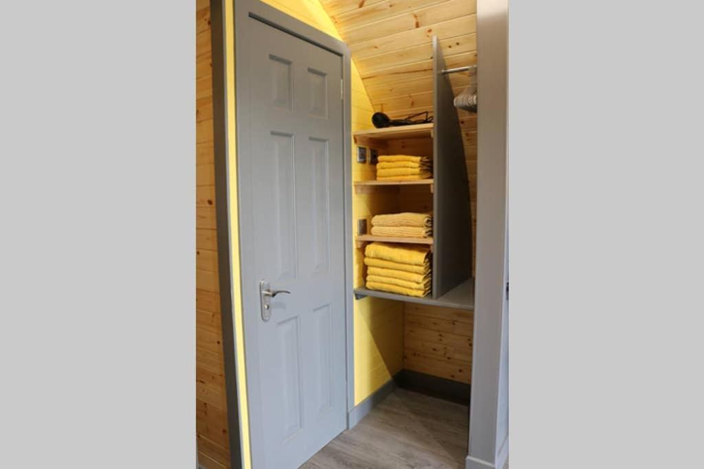 Willa Glampods Glamping Pod - Meet Highland Cows And Sheep Elgin Zewnętrze zdjęcie